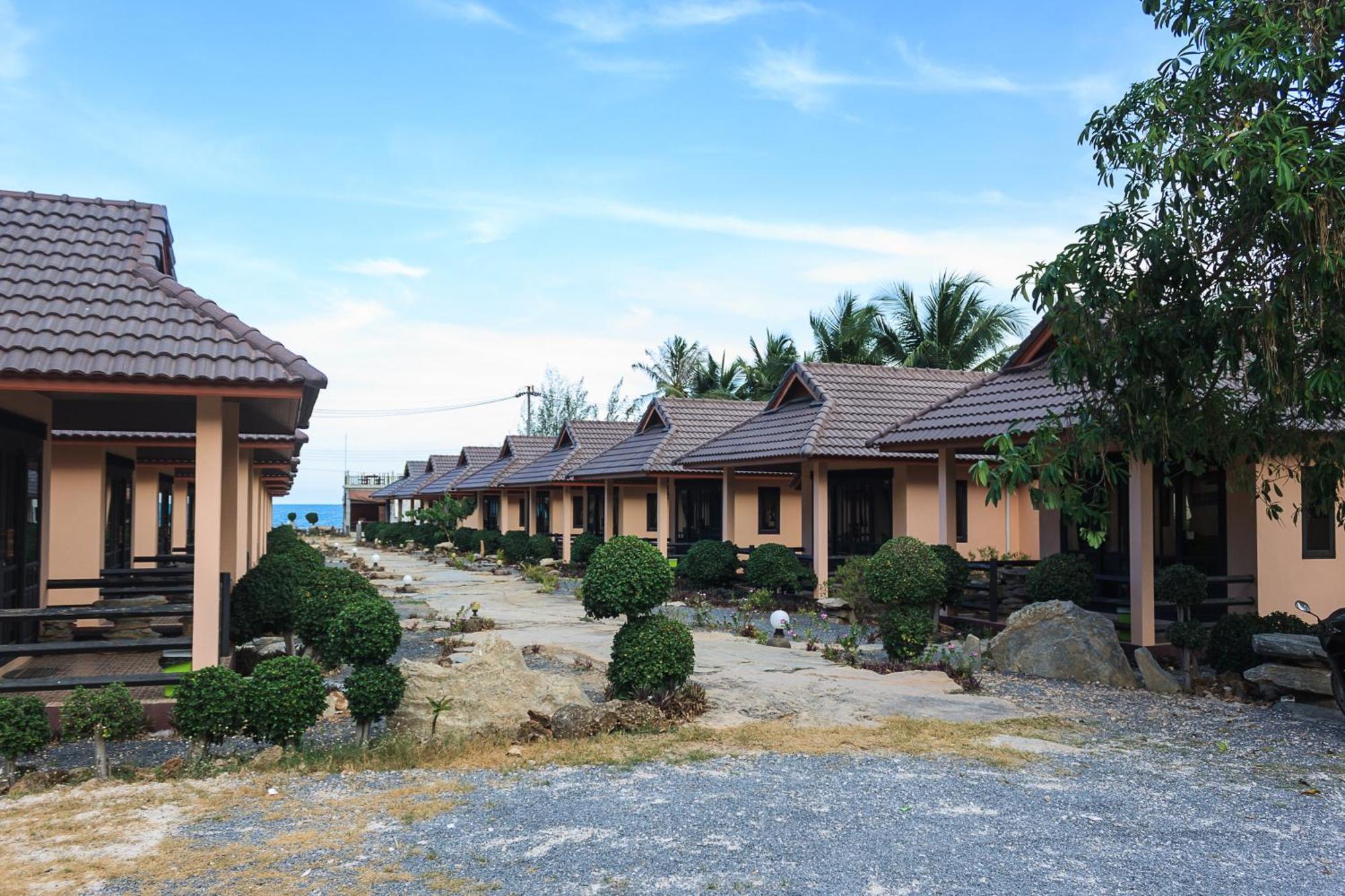 Needa Rock Resort Khanom Room photo